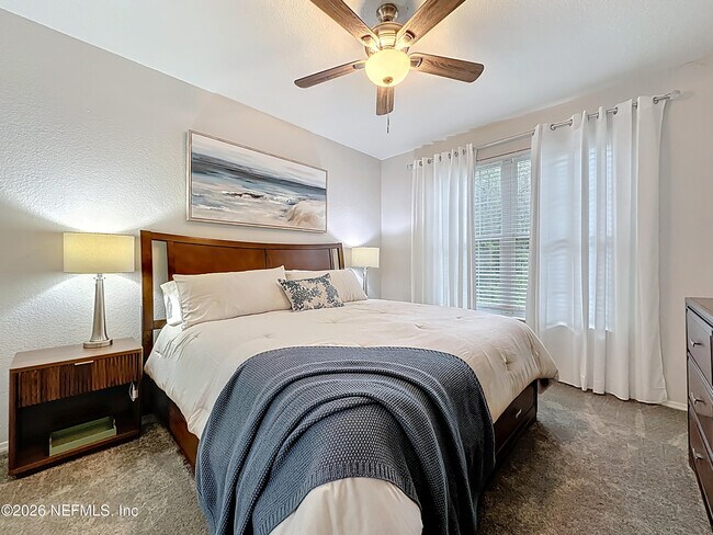 Building Photo - 13810 Sutton Park Dr N