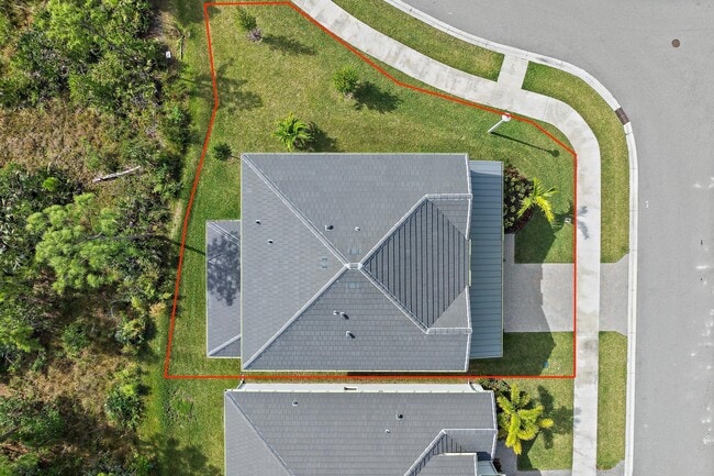 Building Photo - 210 SW Pomeroy St