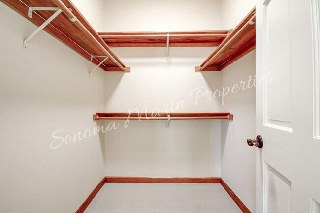 Building Photo - 4626 Bennett View Dr