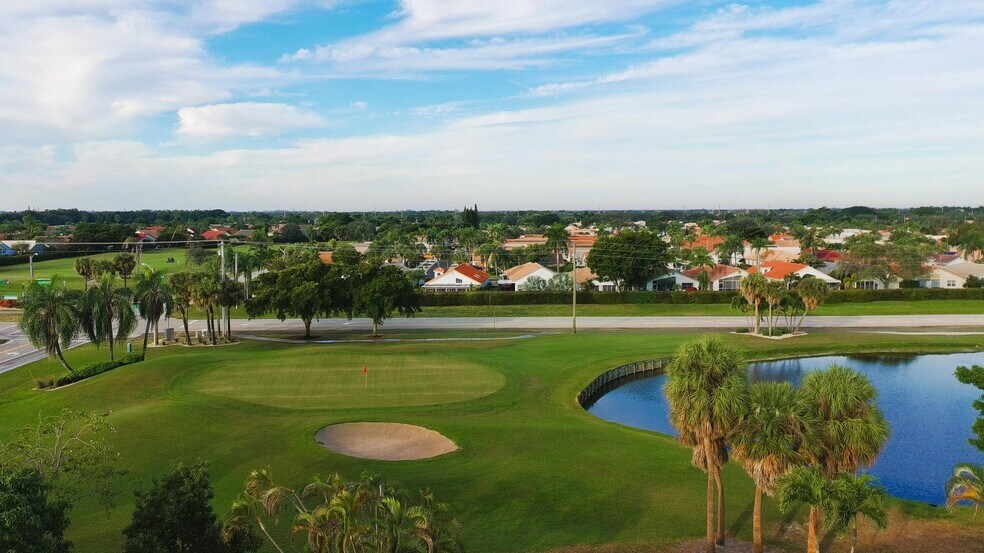 Building Photo - 5885 Northpointe Ln