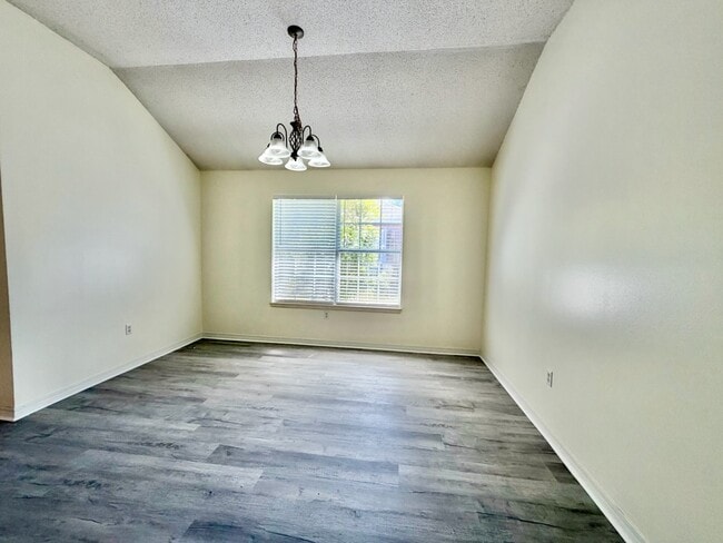 Building Photo - 437 S Shore Dr