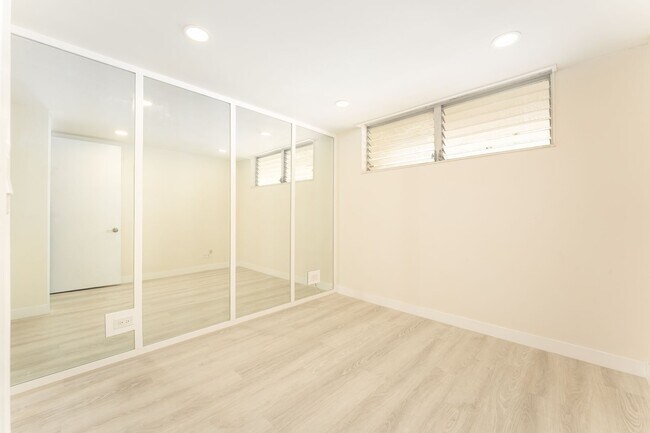 Building Photo - Newly Renovated. Ocean & Marina Views. Assigned Parking.