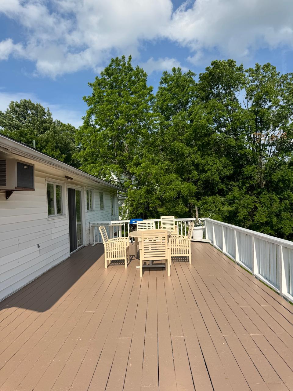 Building Photo - 137 Honness Ln