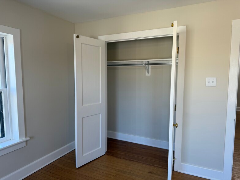 Building Photo - 106 Abbottstown St