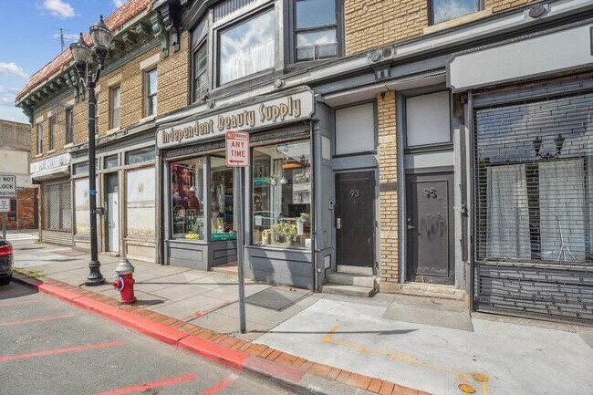 Building Photo - 93 Monticello Ave