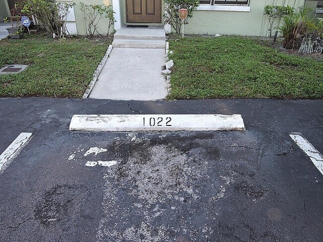 Building Photo - 5040 Society Pl E