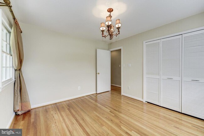 Building Photo - 11733 Ambleside Dr
