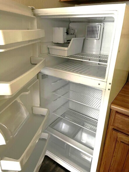 Building Photo - 2310 Bamboo Dr