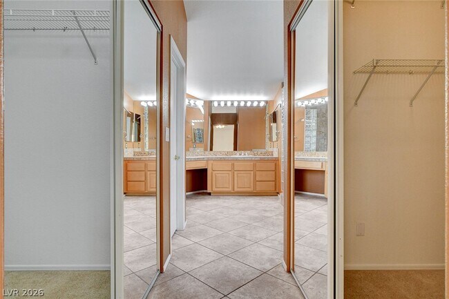 Building Photo - 8401 Desert Quail Dr