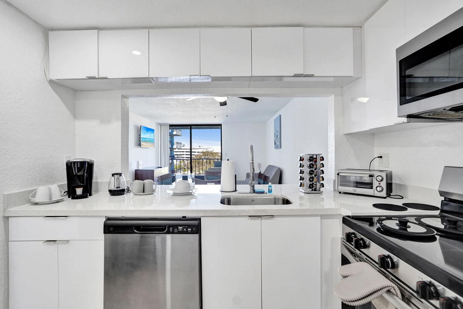 Building Photo - 777 NW 155th Ln