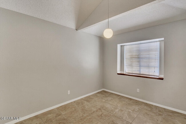 Building Photo - 10917 Loma Alta Pl