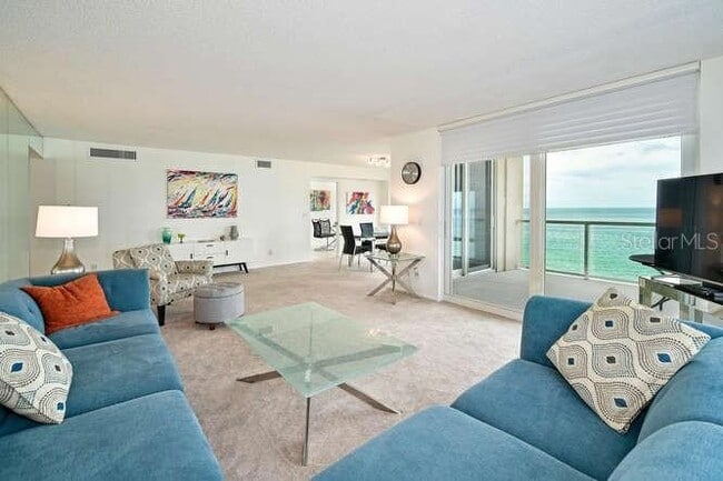 Building Photo - 2425 Gulf of Mexico Dr
