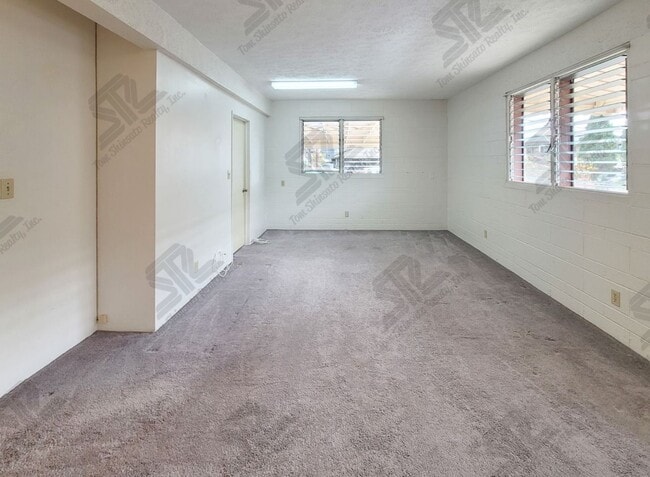 Building Photo - Ground Floor Rental in Kalihi - 1BR / 1Bath / 1Pkg