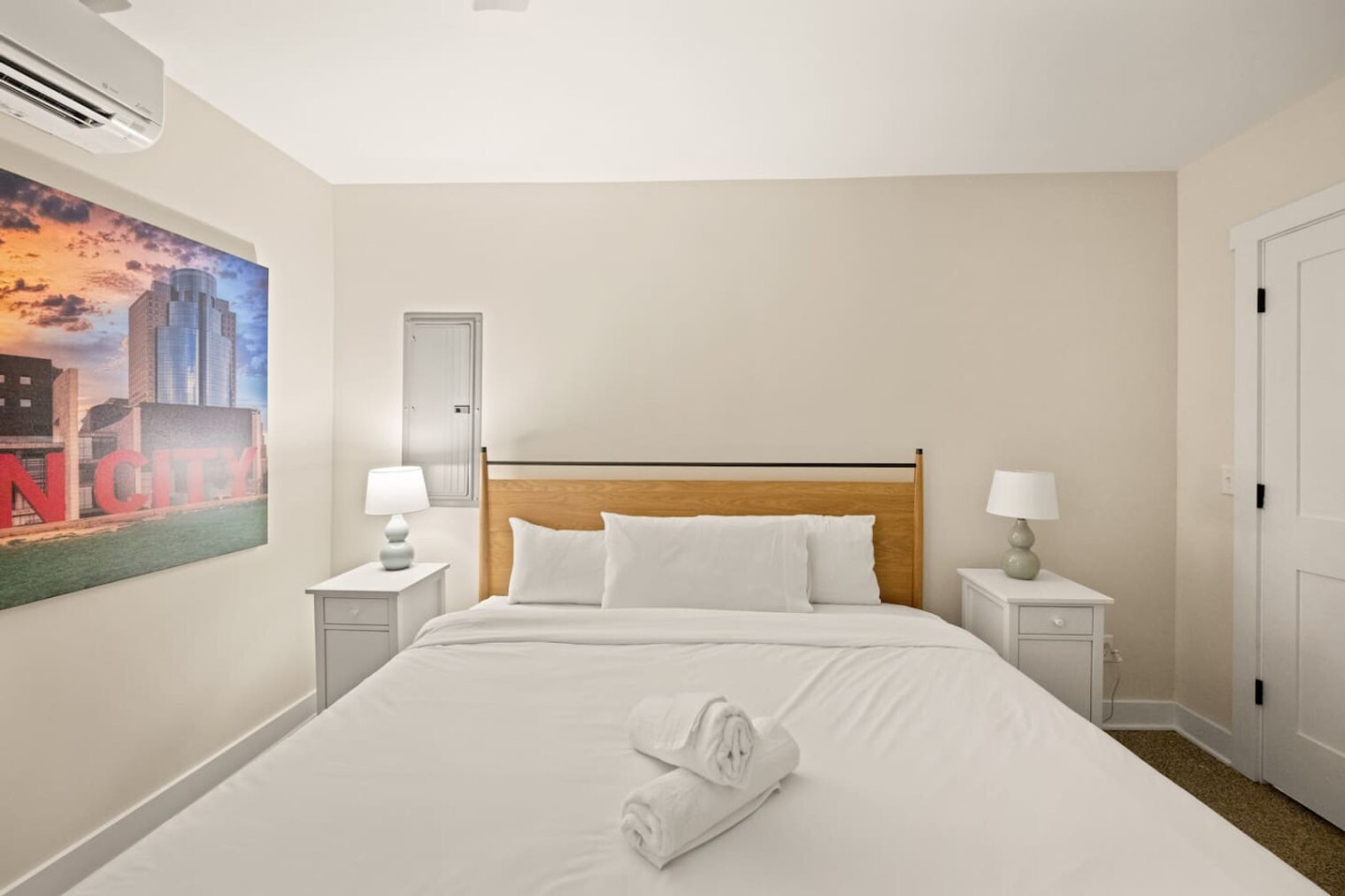 Building Photo - 1918 Vine St