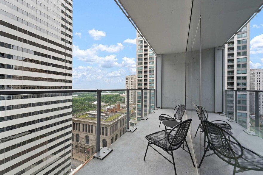 Building Photo - 54 E Randolph St
