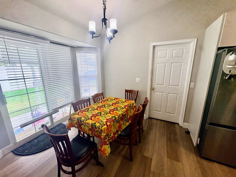 Building Photo - 4955 Thrush Hill Dr