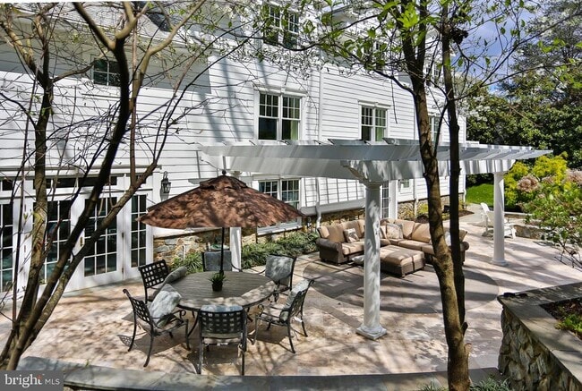 Building Photo - 6329 Linway Terrace