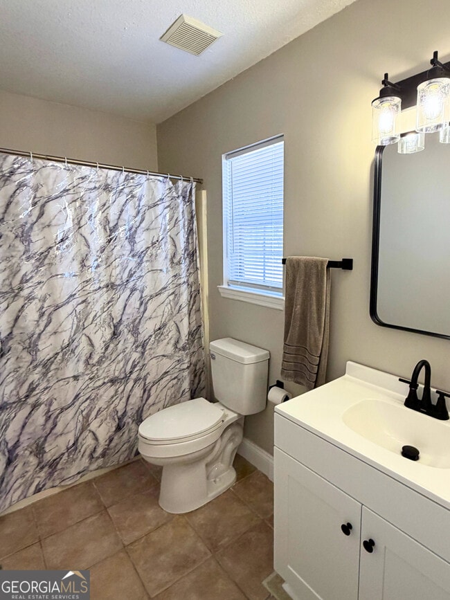 Building Photo - 102 Driftwood Ct