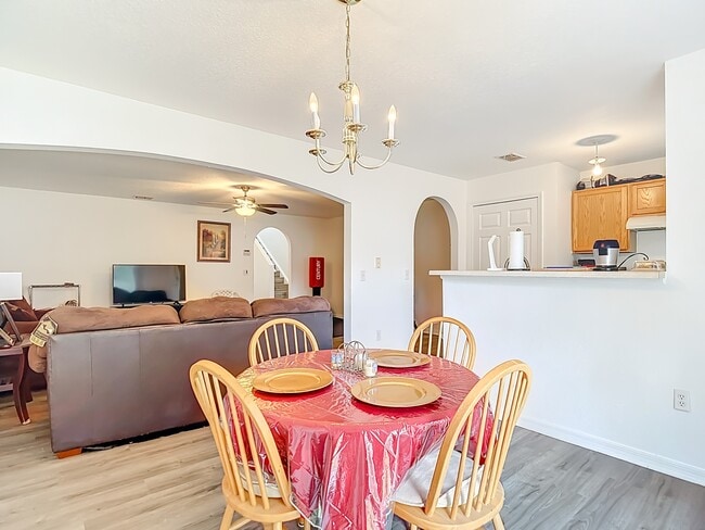 Building Photo - 9856 Ashburn Lake Dr