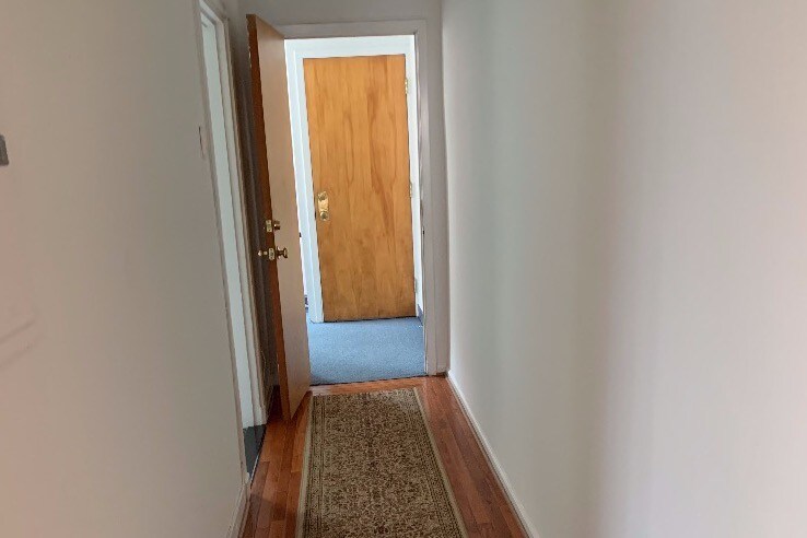 private hall into apartment - 217 Vine St