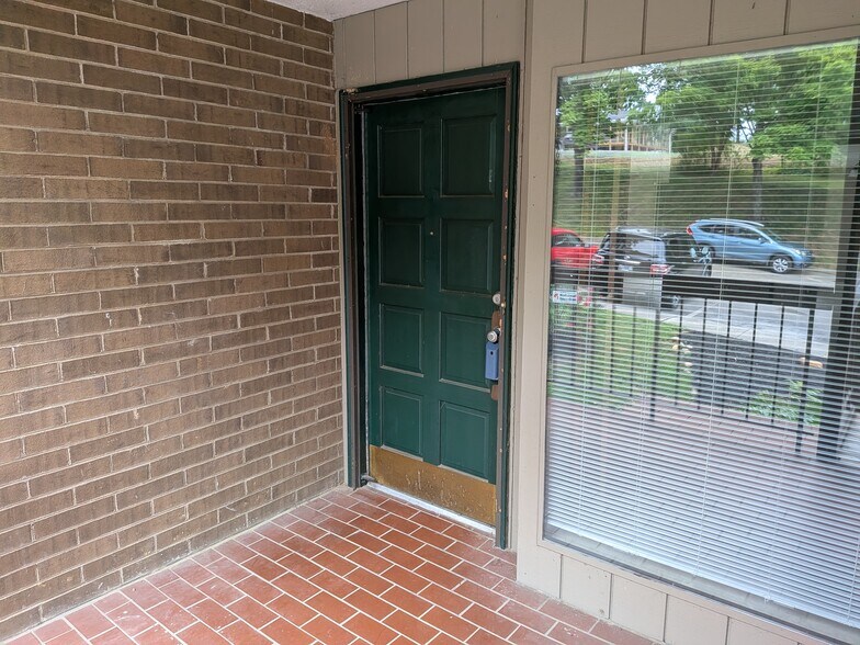 Building Photo - 8526 Madrid Ct