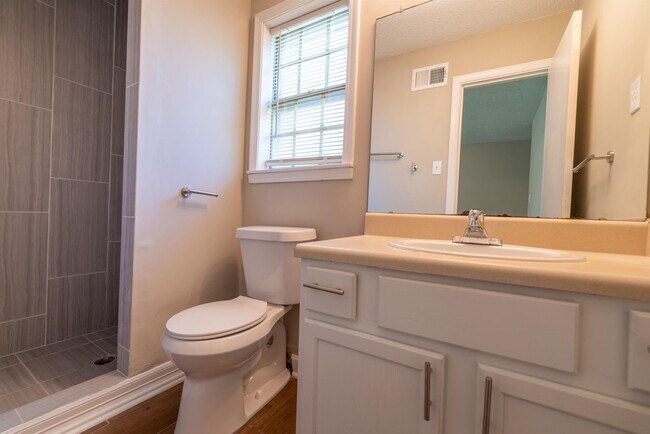 Building Photo - 4262 Sunnyslope Dr