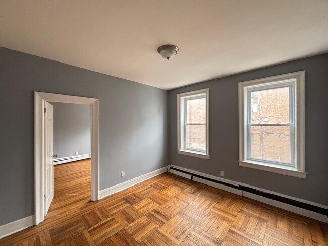 Building Photo - 149 Zabriskie St