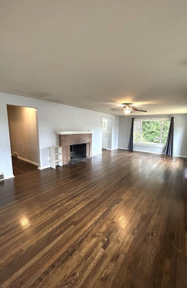 Building Photo - Rambler with Basement