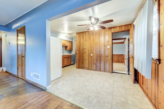 Building Photo - 3-Bedroom Home with Hardwood Floors & Fenced Yard in St. Louis