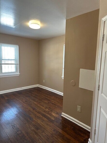 Building Photo - 1449 Olive St NE