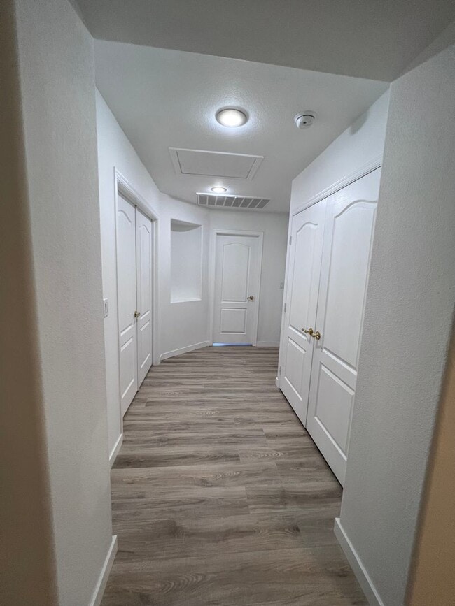 Building Photo - Summerlin 5 Bedroom with a Swimming Pool