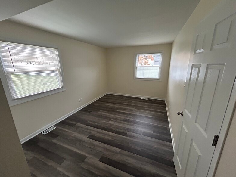 Building Photo - 7902 164th Pl