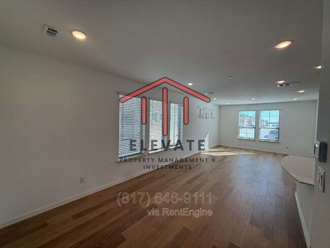 Building Photo - 724 4th St