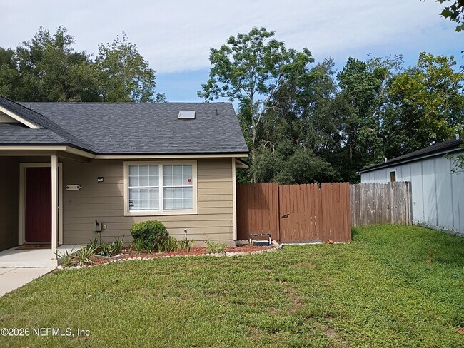 Building Photo - 10102 Geni Hill Cir S