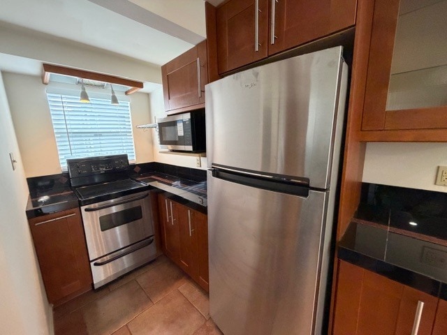 Kitchen - 6570 Louis Xiv St