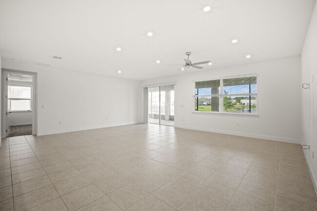 Building Photo - Gorgeous 4BR/3BA home in Island Forest Preserve