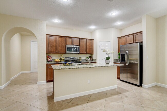Building Photo - 10366 Wellington Parc Dr