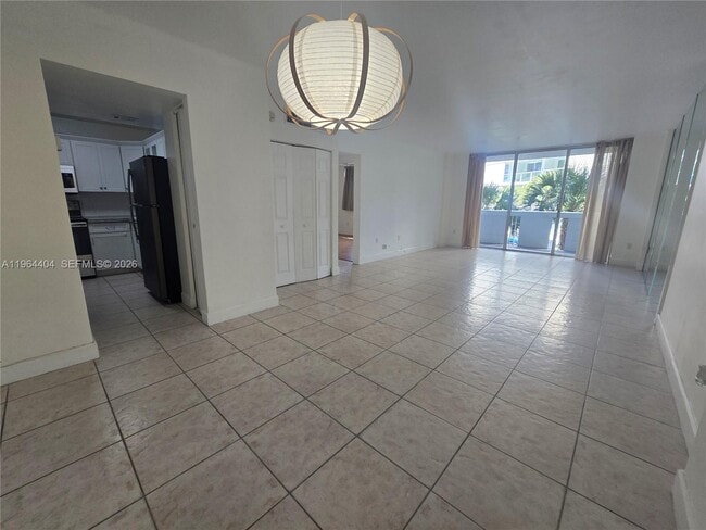 Building Photo - 800 West Ave