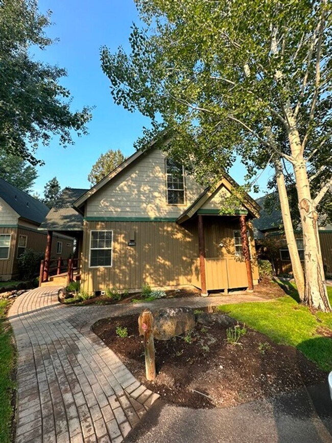 Primary Photo - Chalet in the Running Y