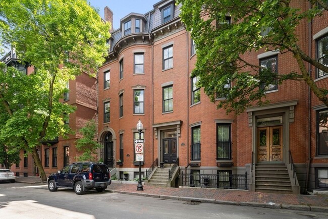 Primary Photo - 70 Waltham St