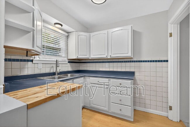 Building Photo - 7020 La Boiteaux Ave