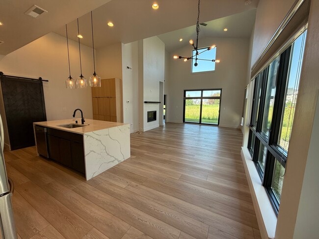 Building Photo - 1401 Windrow Dr