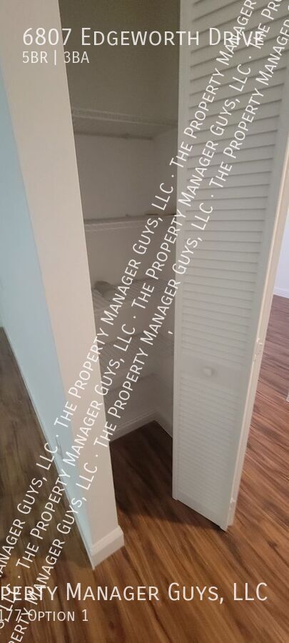 Building Photo - 6807 Edgeworth Dr