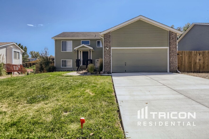 Building Photo - 21898 E Alamo Ln