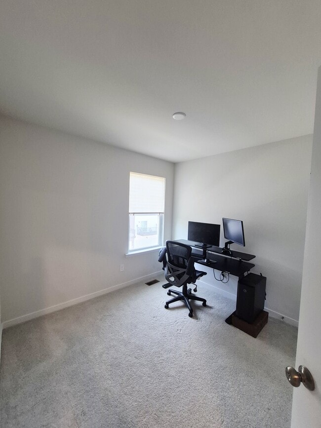 Building Photo - 4012 Pk Trl Dr