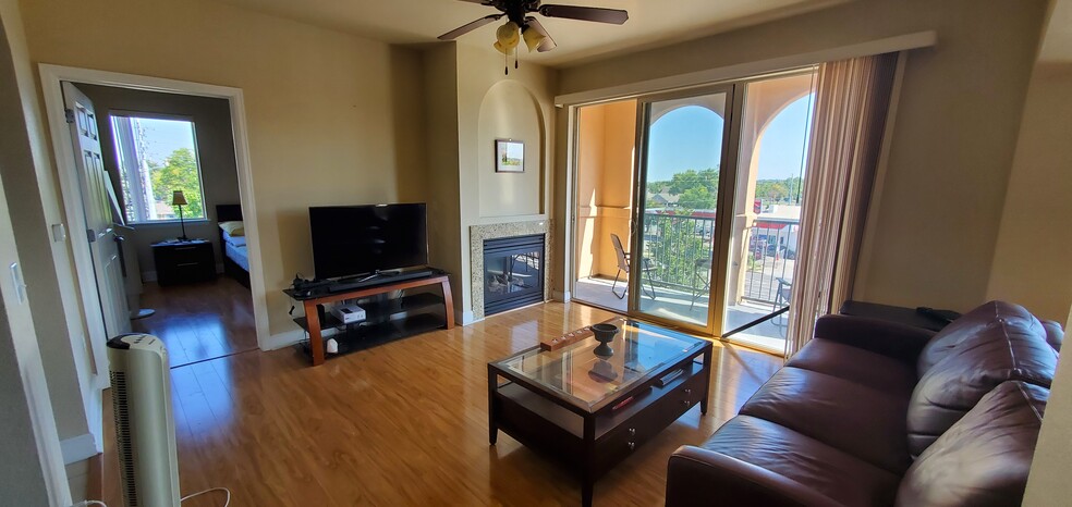 Living Room - 4500 Baseline Rd
