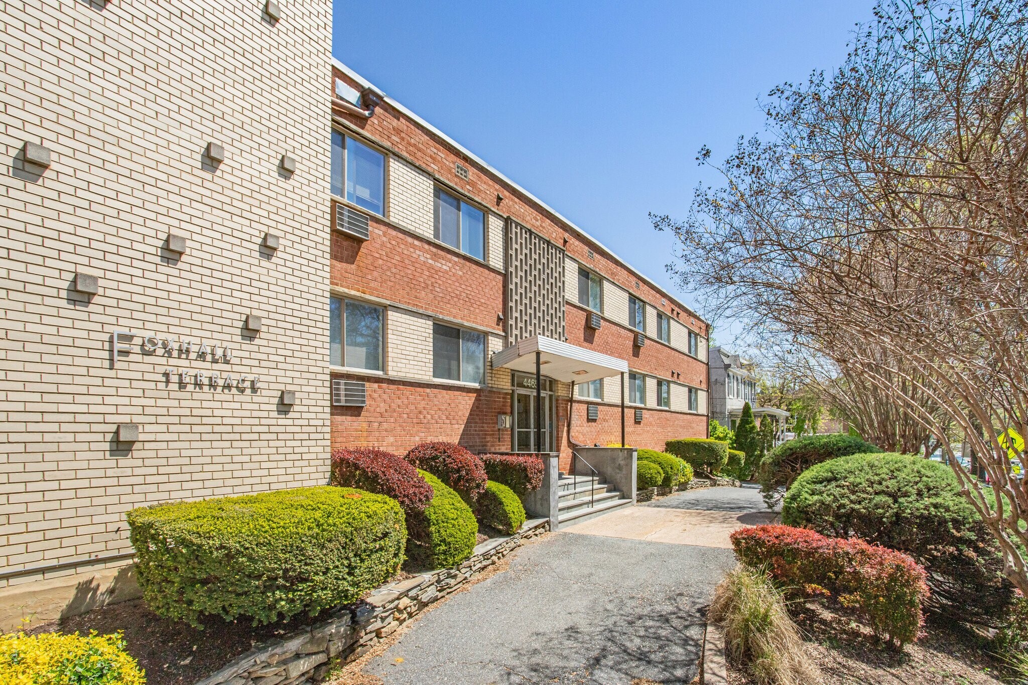 Building Photo - 4465 MacArthur Blvd NW