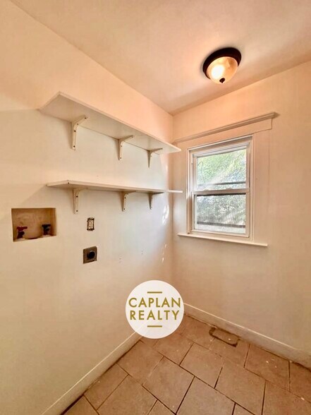 Building Photo - 1655 State St