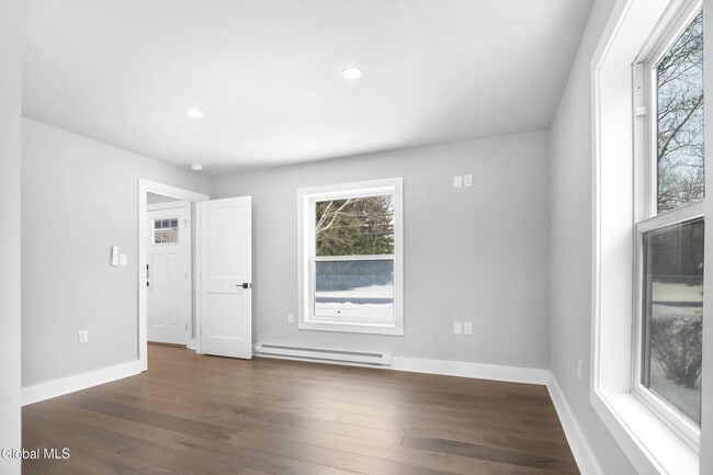 Building Photo - 103 E High St