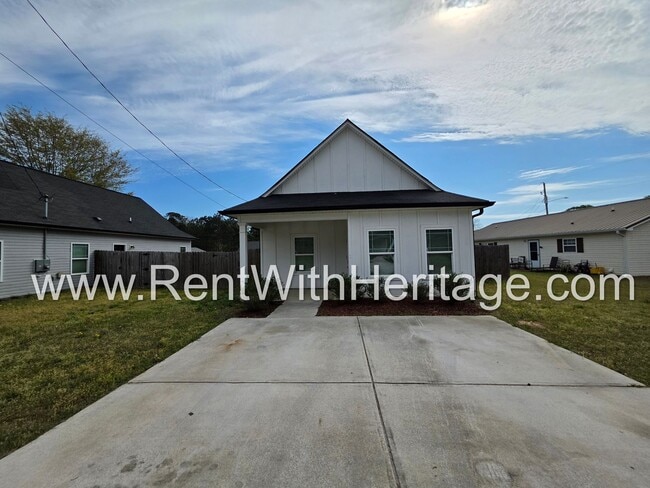 Building Photo - Awesome Ranch / Popular Carrollton Schools/ Near Adamson Square